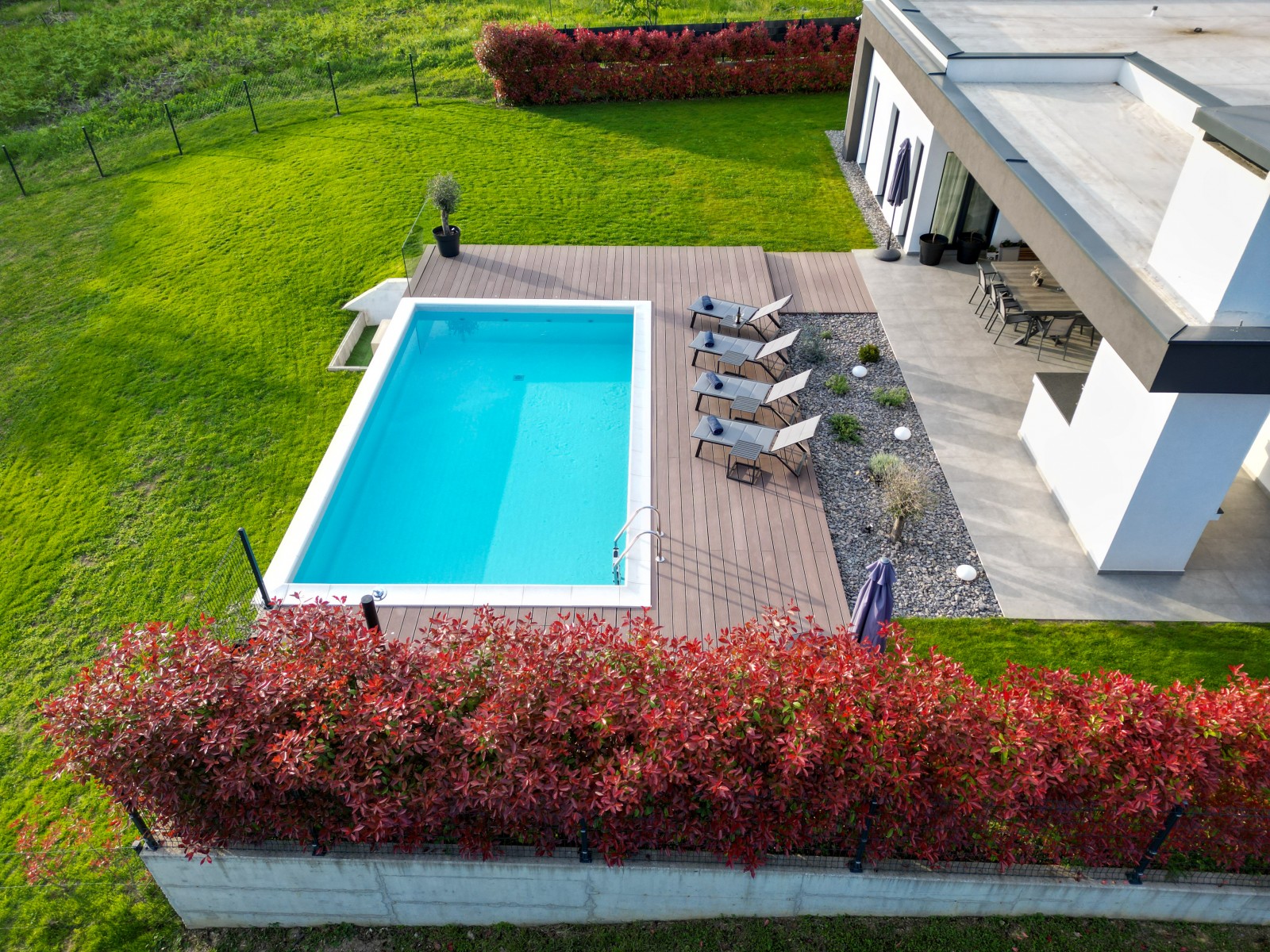 Privatni bazen i Villa Tomaté iz zraka