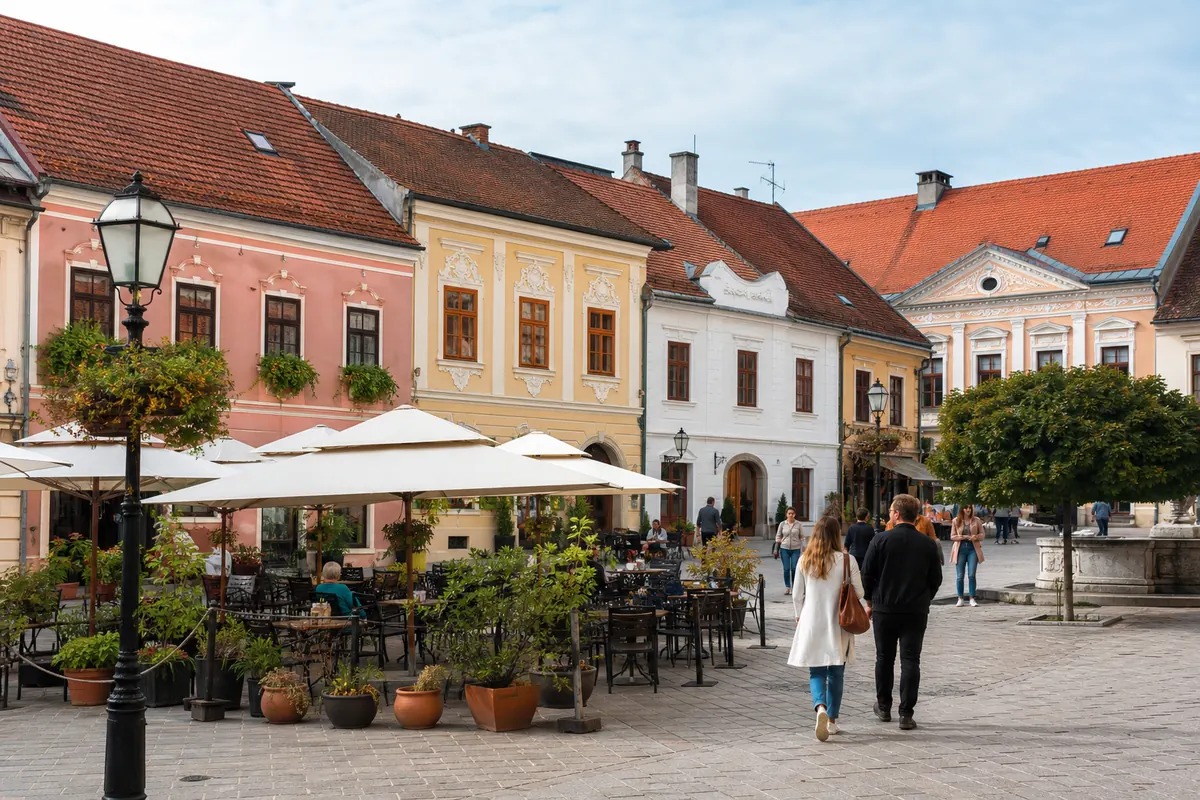 Povijesni gradski trg kao prikaz urbanog izleta u kontinentalnoj Hrvatskoj